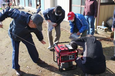 発電機の操作訓練の様子