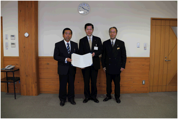 ナガホリ社長永堀氏 町長 春日部農林振興センター所長山永氏