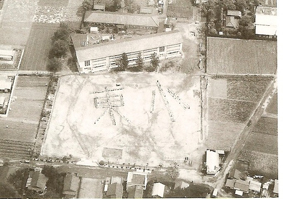 かつての東小学校の航空写真