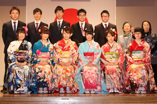 成人式実行委員の集合写真