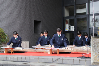 中学生による琴の演奏