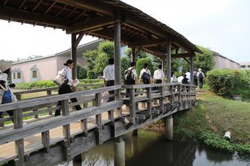 新しい村見学の様子の写真3