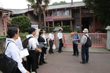 笠原小学校見学の様子の写真1