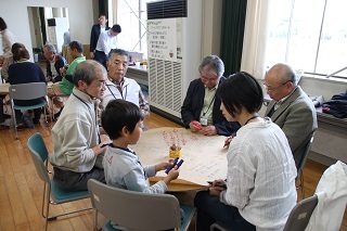 小さいお子さんも輪に加わりました。