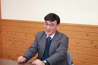 笑顔の塩崎さん