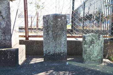 姫宮神社前の道しるべの写真