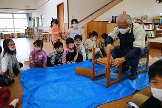 組みなおす様子