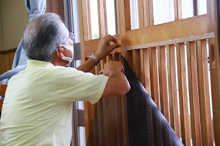 作業する宮田さんの様子