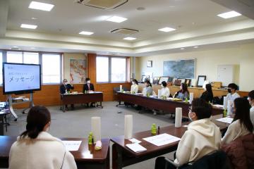懇談会の様子