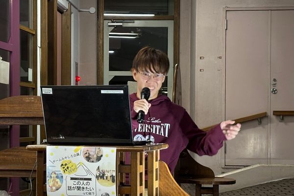 お話する石川さん