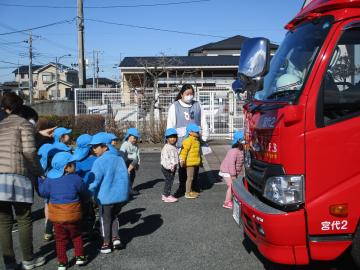 とことこぐみさんの消防車見学