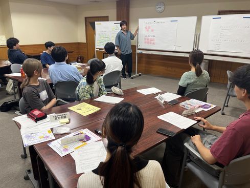 昨年度の二十歳のつどい実行委員会の様子2