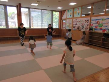 親子ビクスイメージ画像1