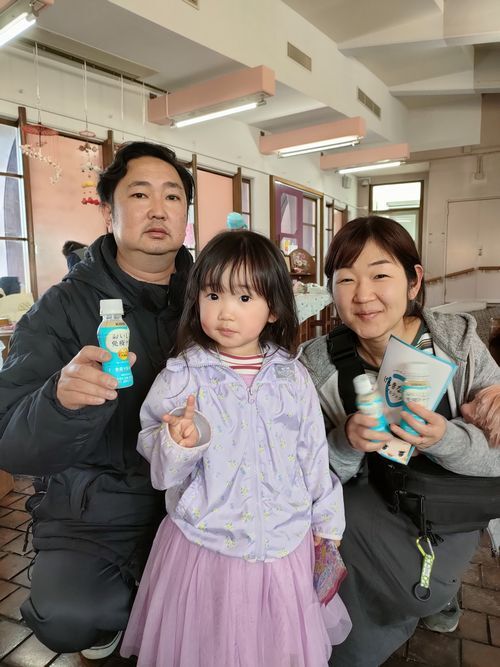 配布の様子3