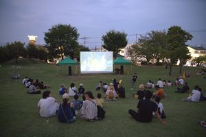 野外映画の様子
