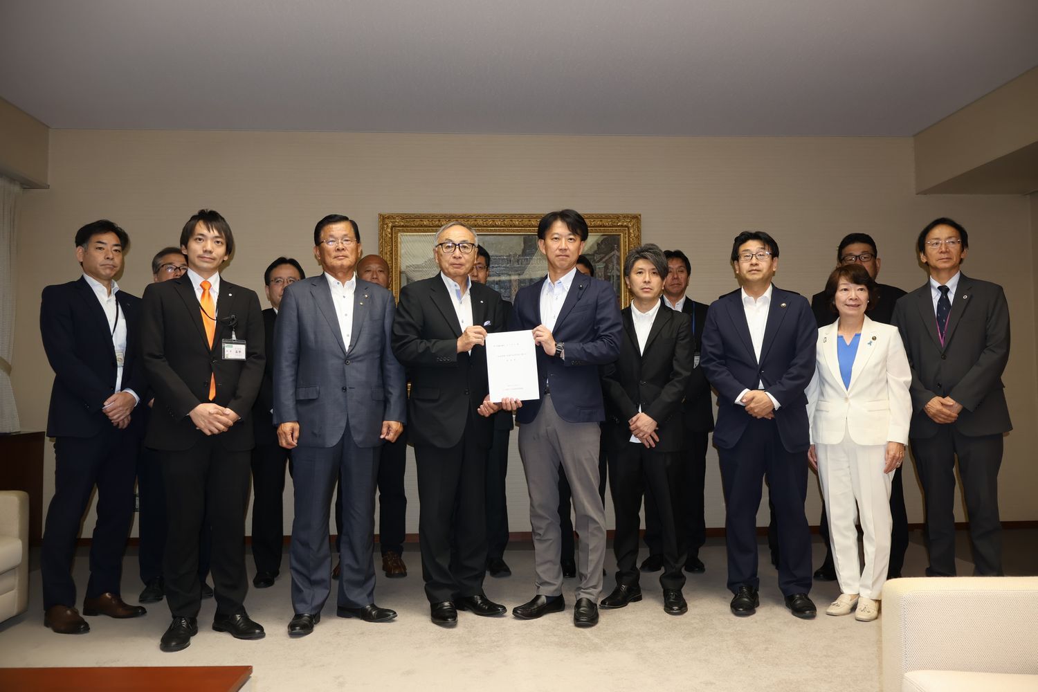 議長と集合写真