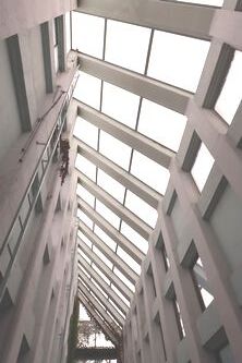 南北をつなぐ線上にある、小ホール側の光路