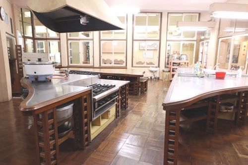 コンロ、シンク側より