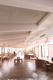 小ホール側からのロビー