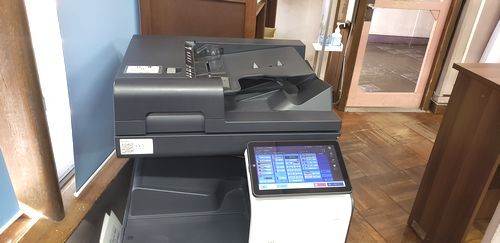 カラーコピー機