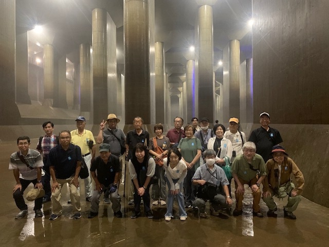 外郭放水路の見学の様子