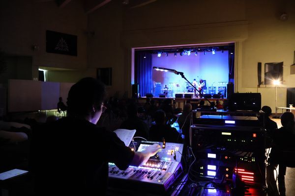 音楽祭を陰で支えた日本工業大学放送研究部の活動風景4