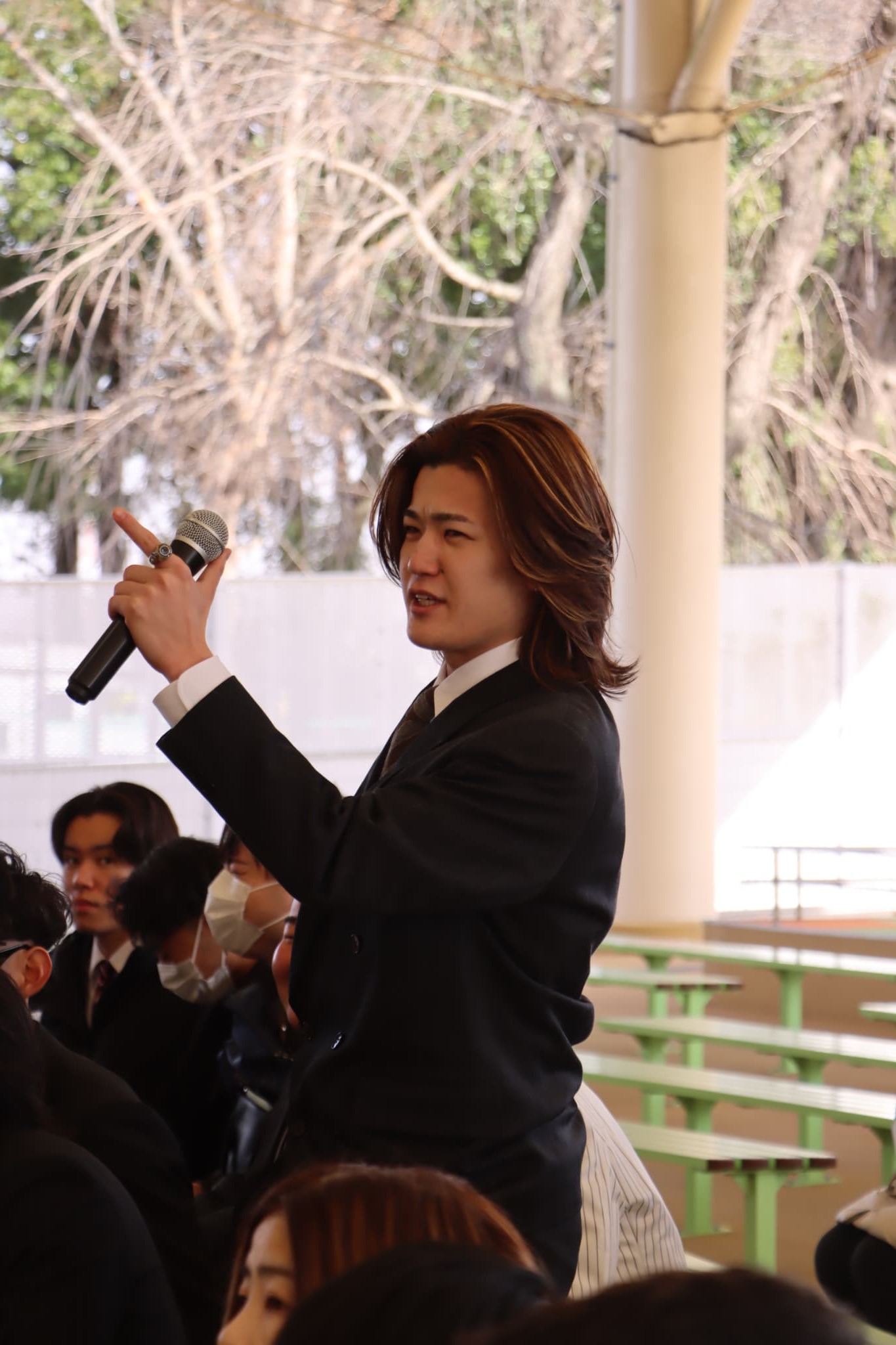 恩師に質問する二十歳のつどい参加者2