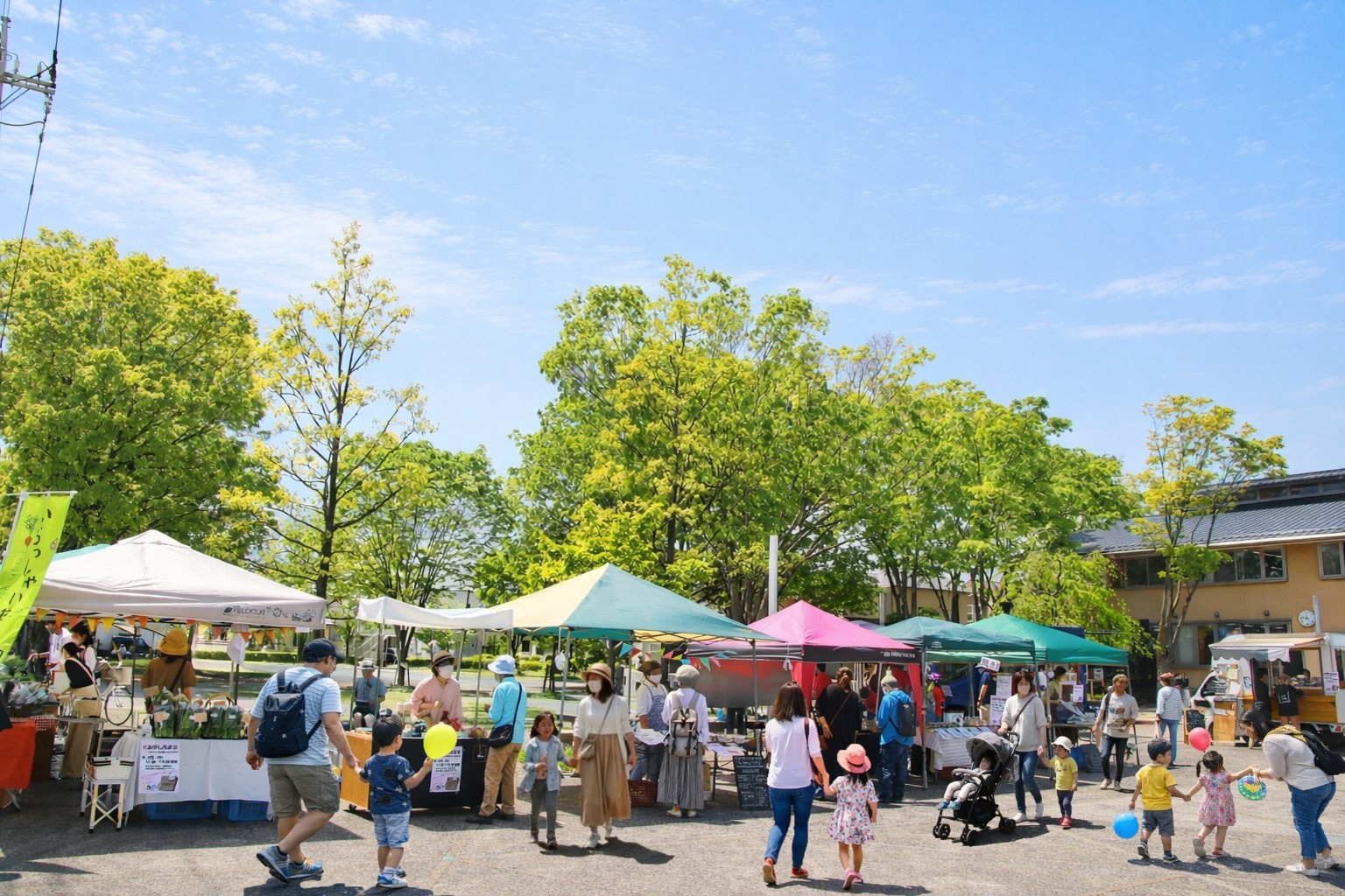 月イチまんまるでにぎわうスキップ広場